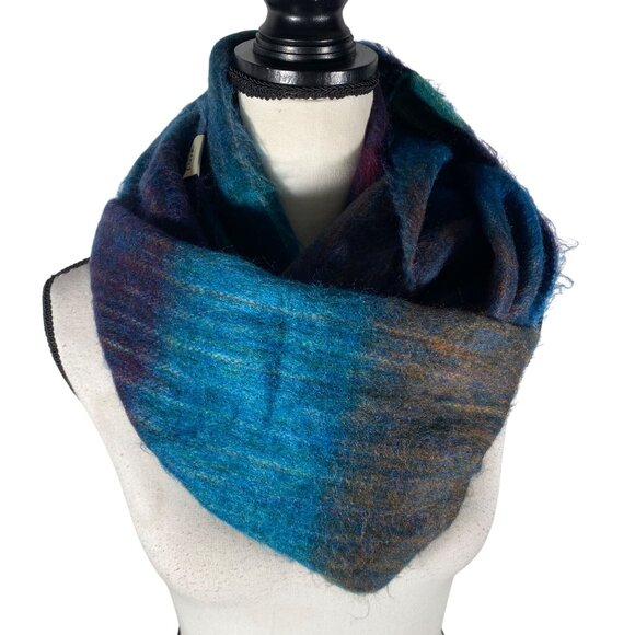 Handmade Terra Multicolor Infinity Scarf By Indigenous Communities fuzzy soft - Picture 2 of 7